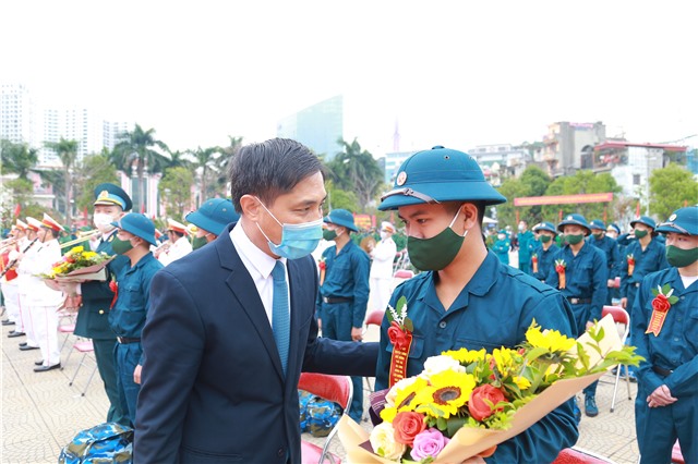 Hạ Long: 363 tân binh lên đường thực hiện nghĩa vụ Quân đội nhân dân và Công an nhân dân