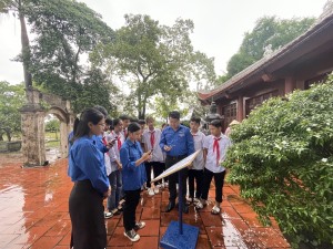 Đoàn thanh niên xã Lê Lợi đã thực hiện 01 công trình thanh niên gắn mã QR Code tại di tích lịch sử đền thờ Vua Lê Thái Tổ, địa chỉ đỏ tại xã.